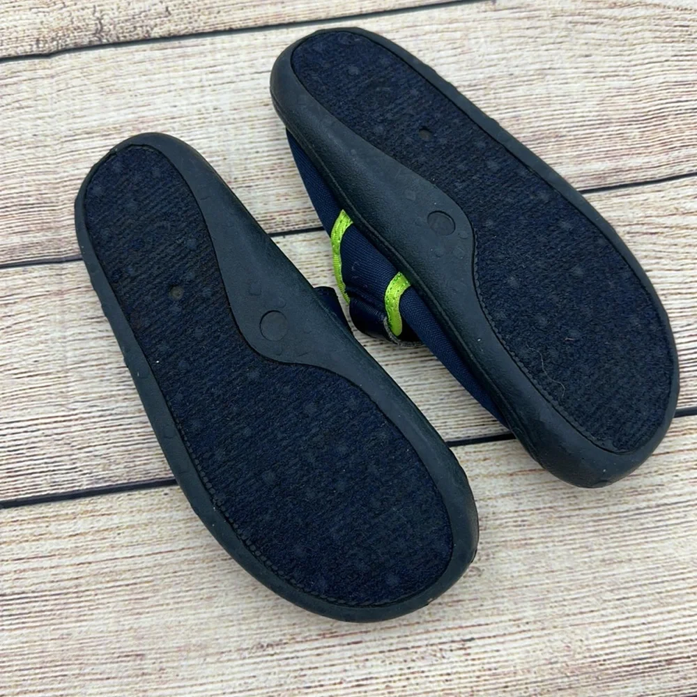Champion Green and Navy Water Shoes Size 9/10